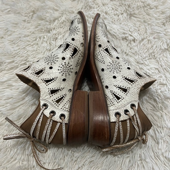 Musse & Cloud by Anthropologie Coolise Western
Bohemian Cutout Ankle Booties - Picture 6 of 9